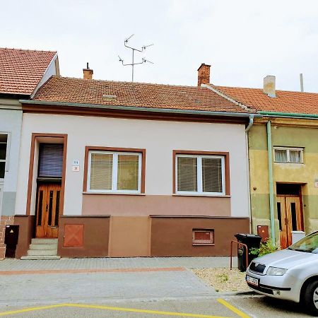 Cechovka Apartment Breclav Exterior photo